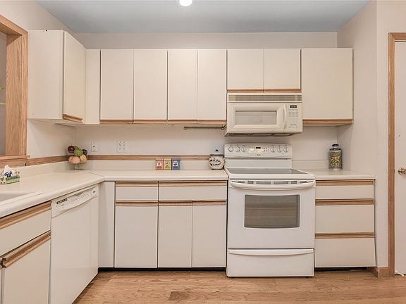 5th image of 12 Pine St #3