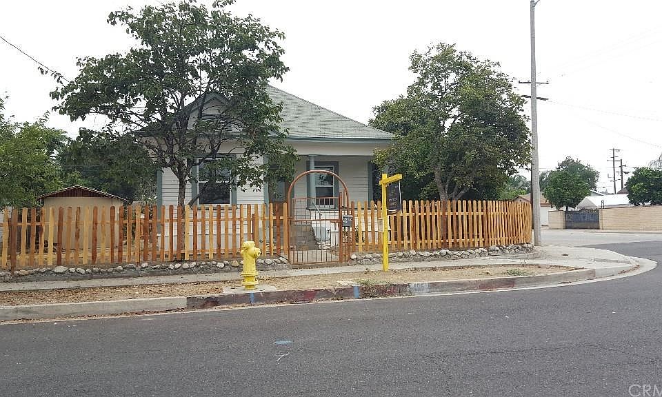 2nd image of 495 E 10th St