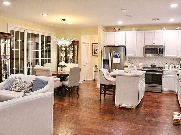 5th image of 7 Centre St Unit 6309