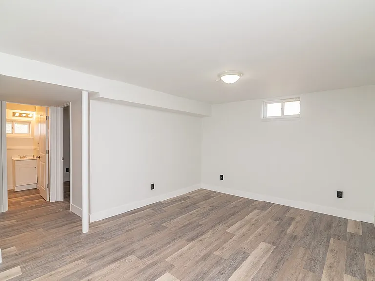 110 N Bluff St — Photo 18