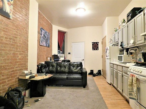 4th image of 1742 1st Ave APT 1B