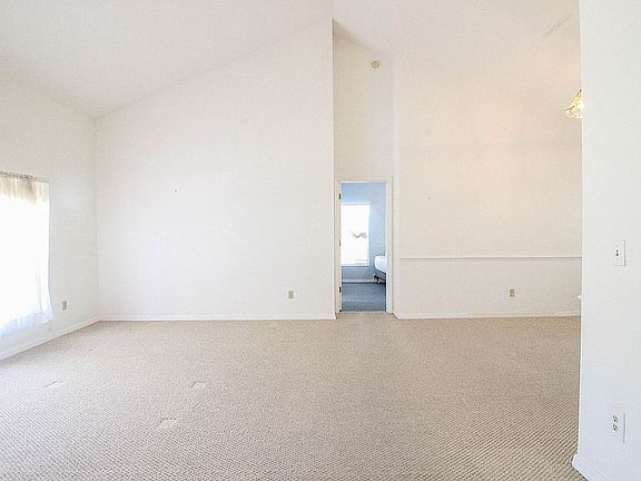 2nd image of 1201 Glenmore Dr