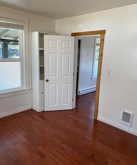 302A Van Trump Ave NE #A — Photo 10