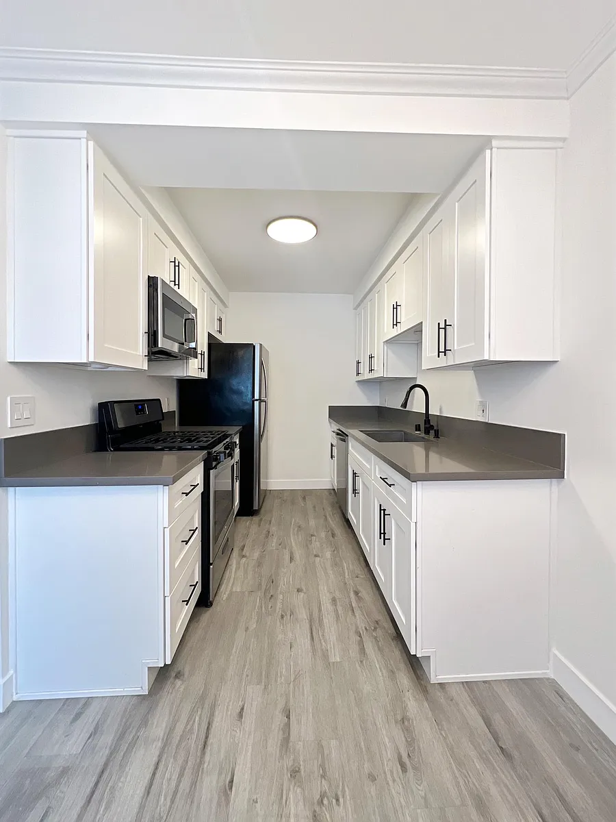 Building Photo - 1102 Euclid St #5