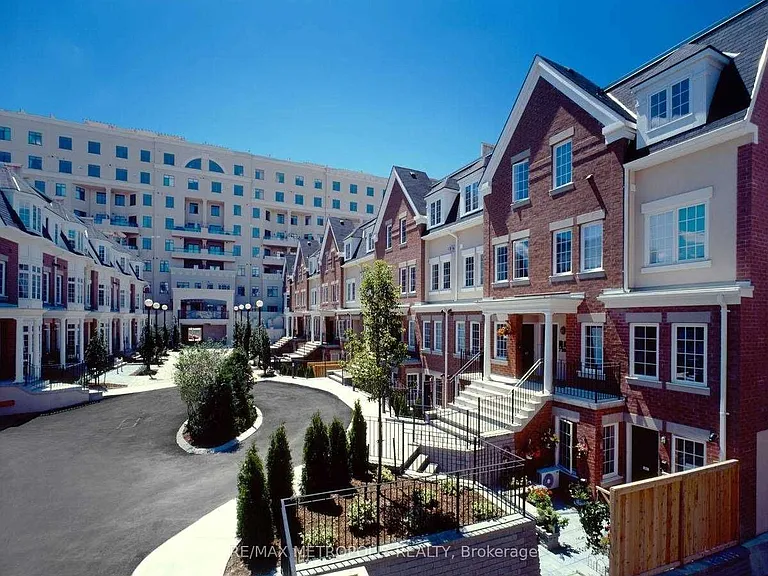 11 Niagara St W #38 — Photo 1