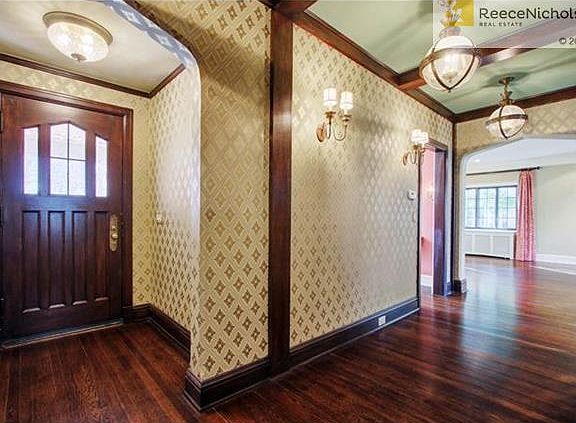 3rd image of 1236 W 60th Ter