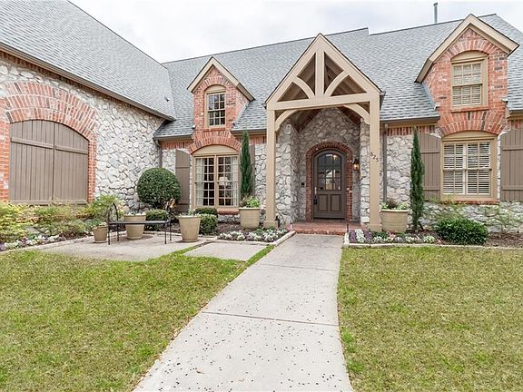 2nd image of 825 Kings Canyon Ct