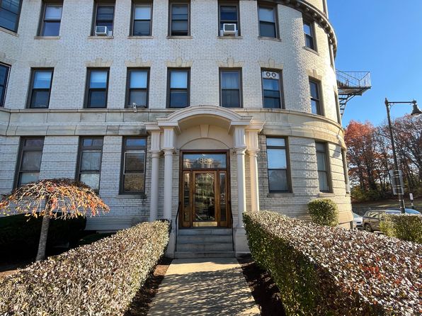 1880 Commonwealth Ave