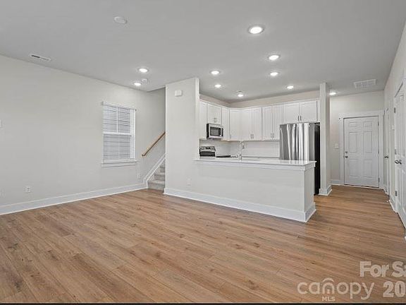 5th image of 479 Shasta St #5201