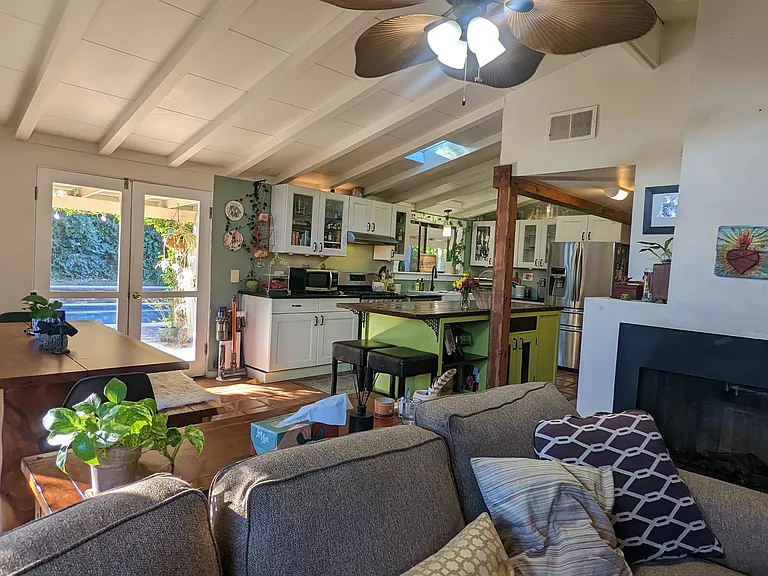 Cozycroft Ave — Photo 9