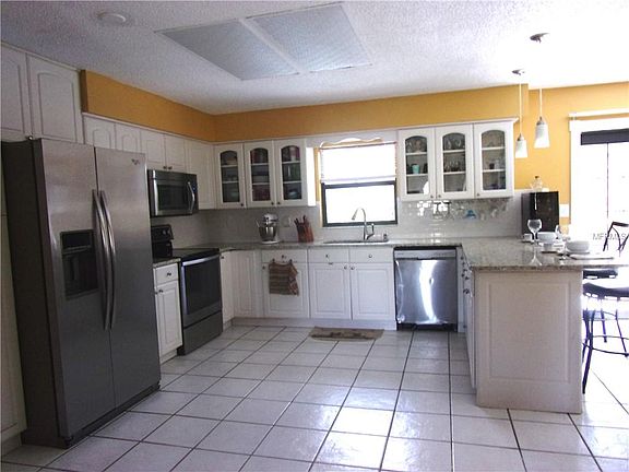 4th image of 303 42nd Street Ct W