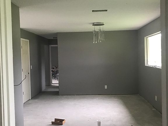 5th image of 610 NW 56th Ave
