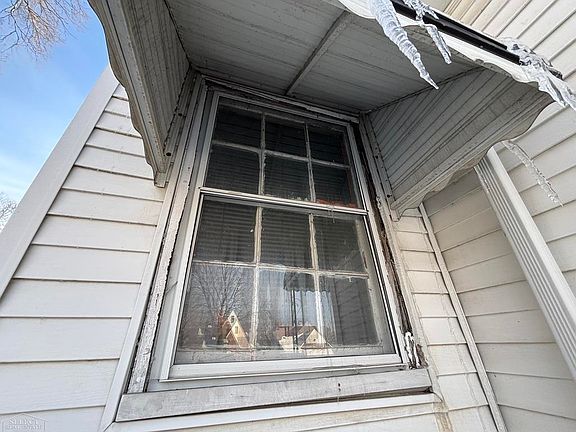 4th image of 12940 Rutherford St
