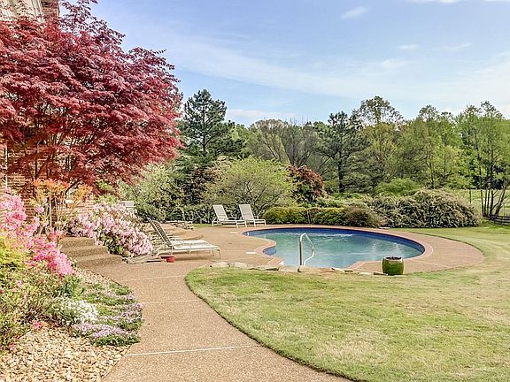 3rd image of 5126 Holmes Oaks Dr