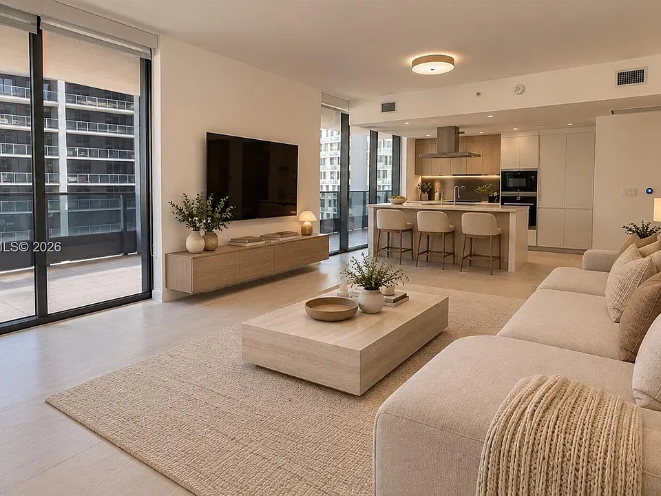 1000 Brickell Plz #2415