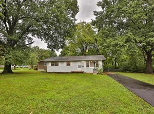 1135 Renshaw Dr, Saint Louis, MO 63135