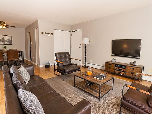 4th image of 277 Shorewood Dr APT 2C