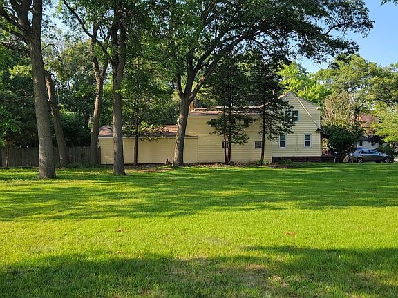 2nd image of 3017 Leahy St