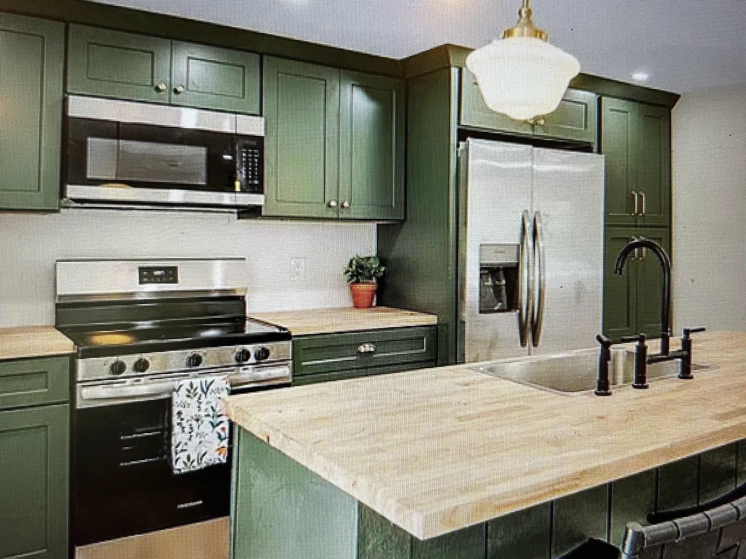 3 bed, 1418 sqft, $2,595 — Photo 4