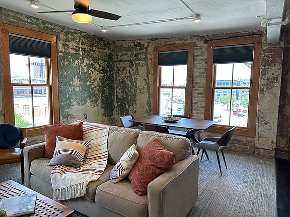 2nd image of 219 N Alamo St #402
