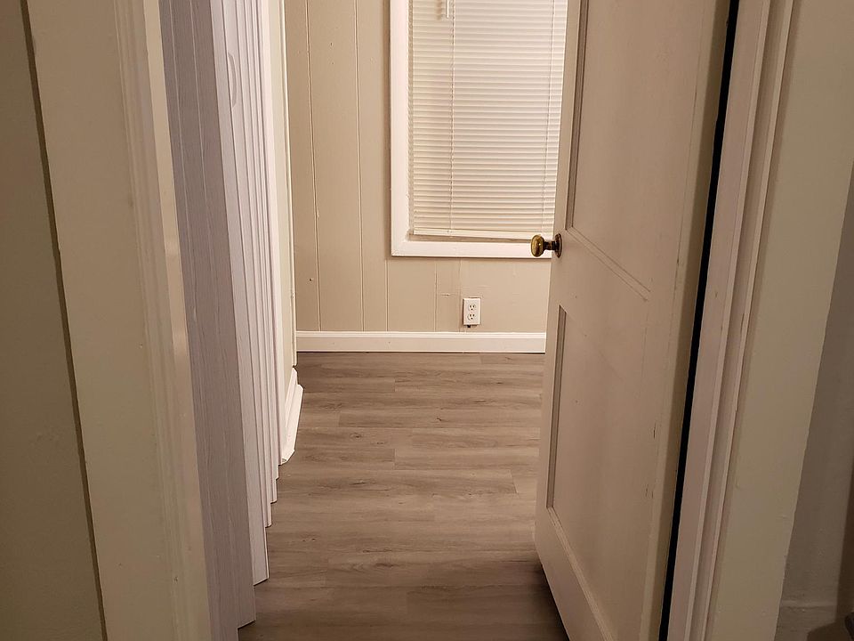 Entry to Bathroom