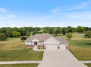 37 West Ridge Dr, Shenandoah, IA 51601