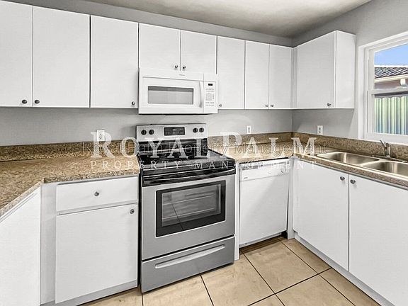 4th image of 1321 SE 8th Ave #4