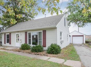 2141 Chandler St SW, Cedar Rapids, IA 52404