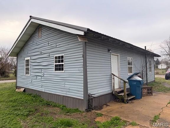 2nd image of 303 W Neat St