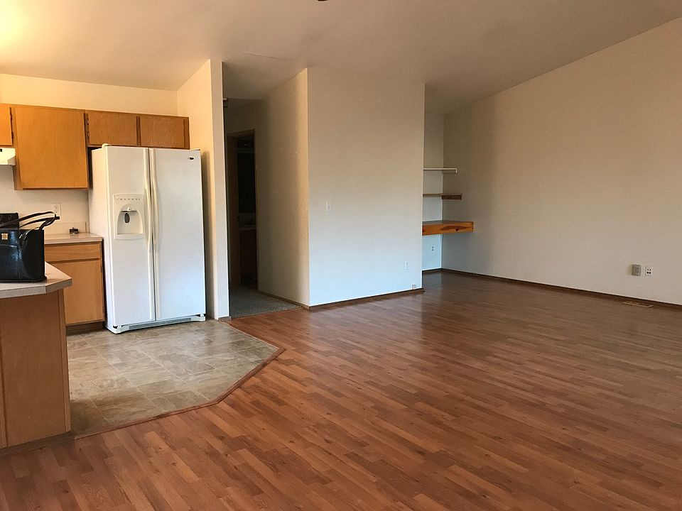 1st image of 9806 Donovan Ct SE