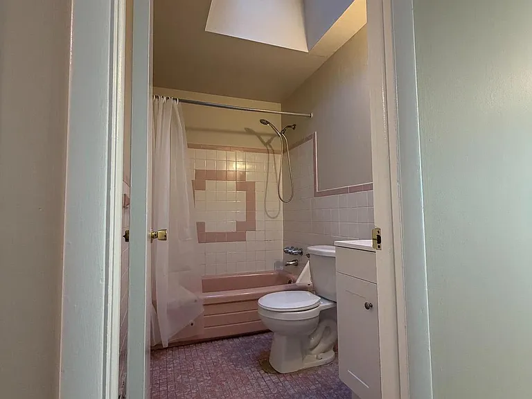 2343 Hoffnagle St — Photo 7