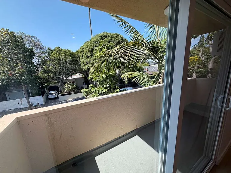 7607 Norton Ave — Photo 10