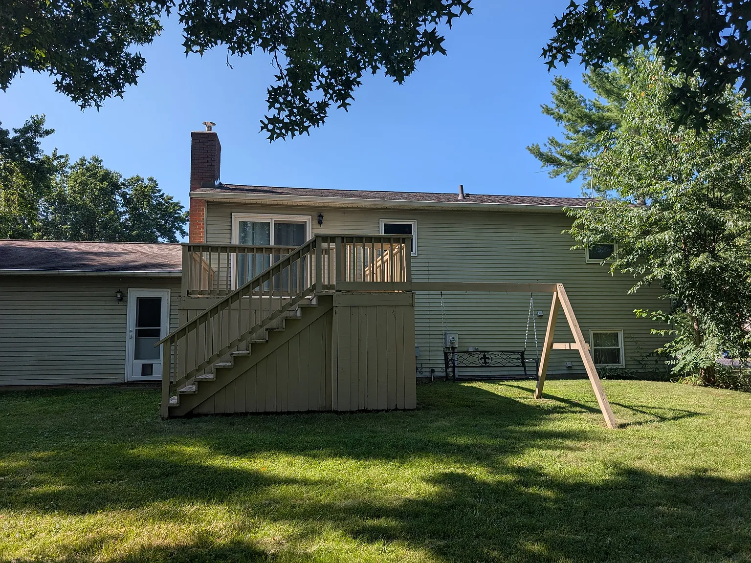 3 bed, 1873 sqft, $2,400 — Photo 4