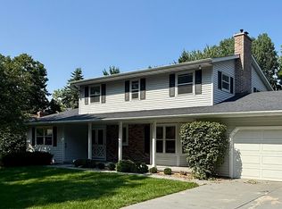429 Walnut Grove Dr, Madison, WI 53717