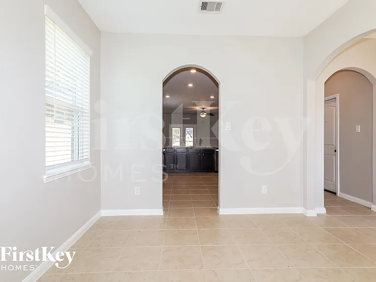 8981 Oval Glass St — Photo 4
