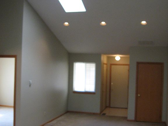 4th image of 11063 Cornell St