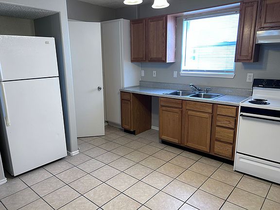 3rd image of 2316 W Elisa Ln #6