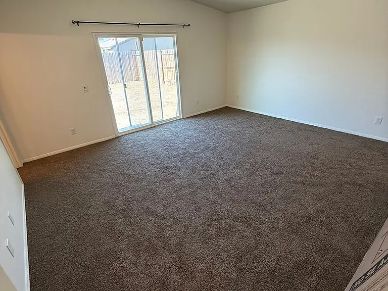 415 Welch Ave — Photo 13