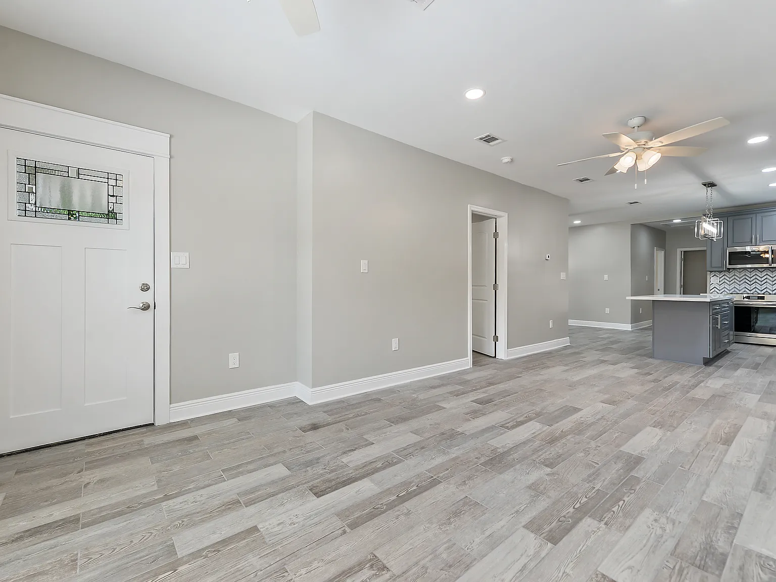 3 bed, 1400 sqft, $2,195 — Photo 4