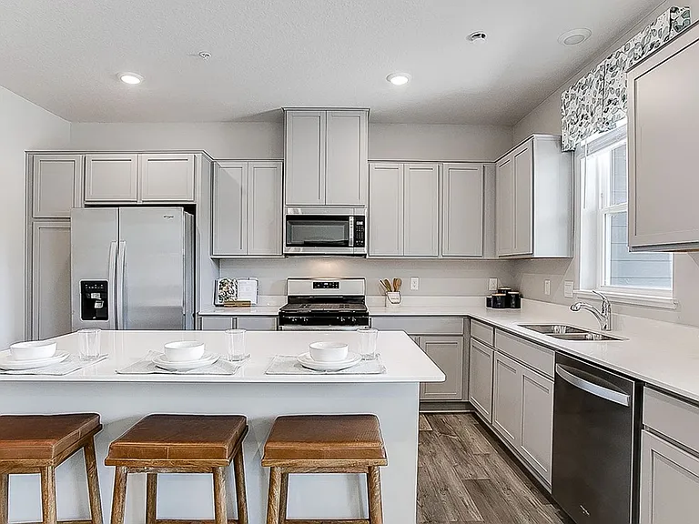 17040 Dysart Pl — Photo 3