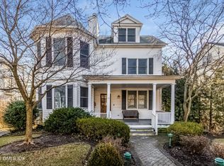 12 Lexington Ave #2, Greenwich, CT 06830