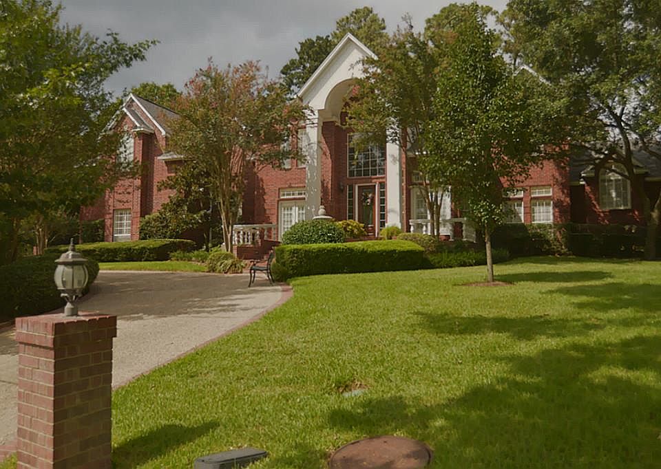 1st image of 12 Broad Cove Dr