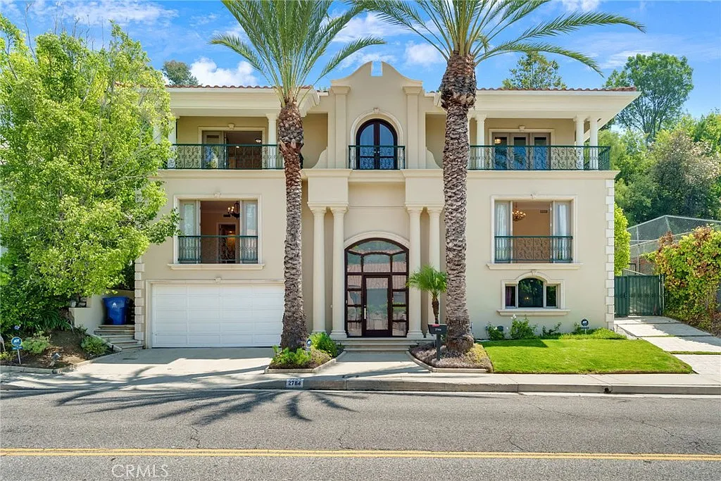 6 bed, 5854 sqft, $20,000 — Photo 3