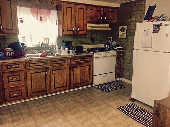 5th image of 454 Wall Ave
