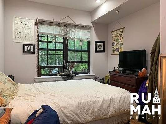 Rented by Rumah Realty Inc | media 4