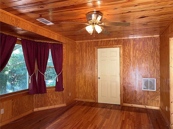 3rd image of 3793 Chadwick Dr