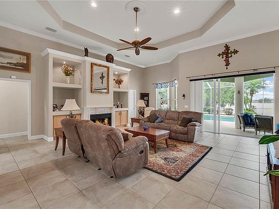 5th image of 352 Terranova Blvd