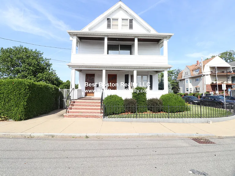 1 Vassar St #1 — Photo 7