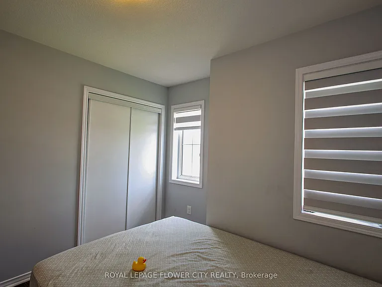 81 Baffin Cres — Photo 32