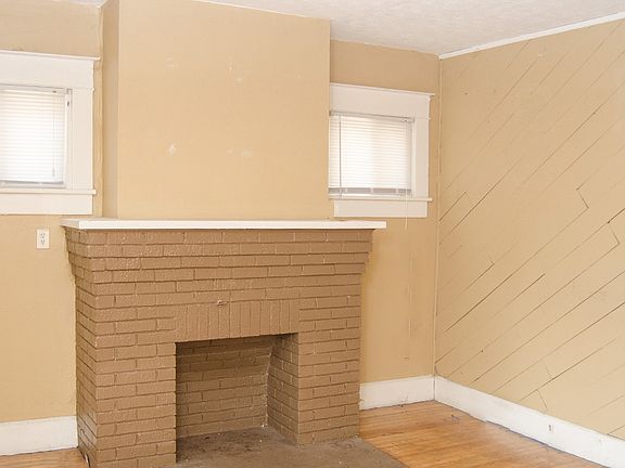 2nd image of 808 W Beechwood Ave APT 1